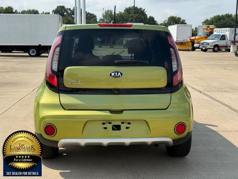 Used 2018 Kia Soul + FWD image 6