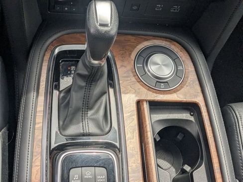 Used 2024 Nissan Armada SL w/ Captain's Chairs Package RWD image 21