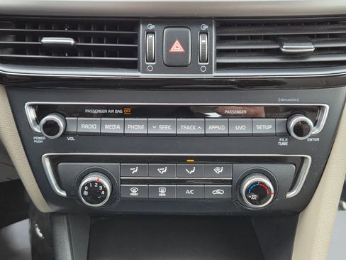 Used 2018 Kia Optima LX w/ 17" Alloy Wheels Package image 13