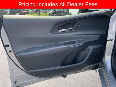 Used 2024 Toyota Prius XLE FWD image 15