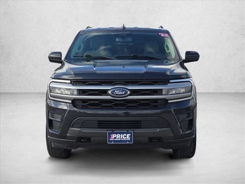 Used 2022 Ford Expedition Max XLT image 2