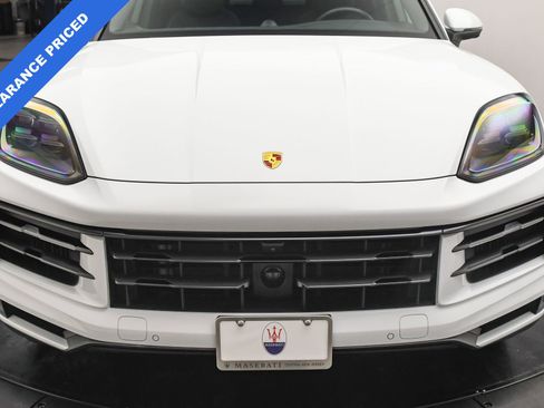 Used 2024 Porsche Cayenne Coupe image 26