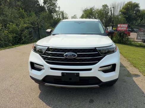 Used 2020 Ford Explorer XLT w/ Equipment Group 202A image 7
