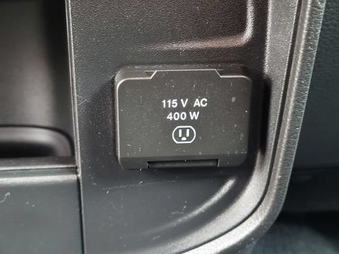 Used 2024 RAM 2500 Big Horn w/ Night Edition AWD/4WD image 13
