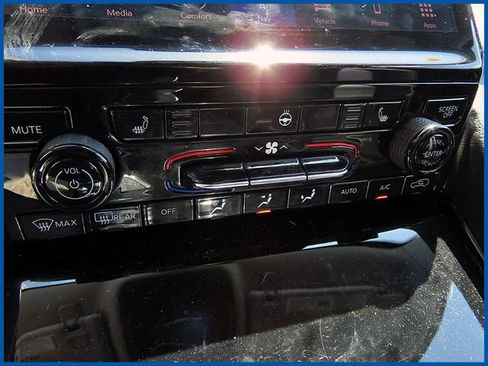 Used 2023 Jeep Grand Cherokee Limited AWD/4WD image 18