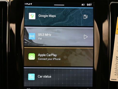 Used 2023 Volvo XC60 B5 Plus w/ Protection Package Premier image 10