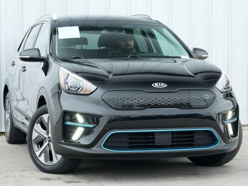 Used 2020 Kia Niro EX image 2