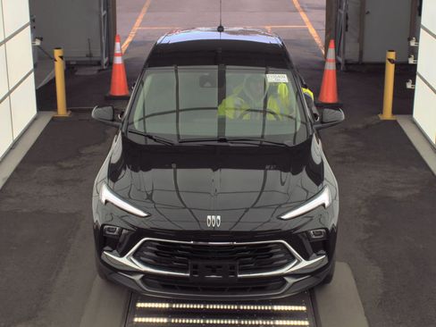 Used 2025 Buick Encore GX Preferred image 2