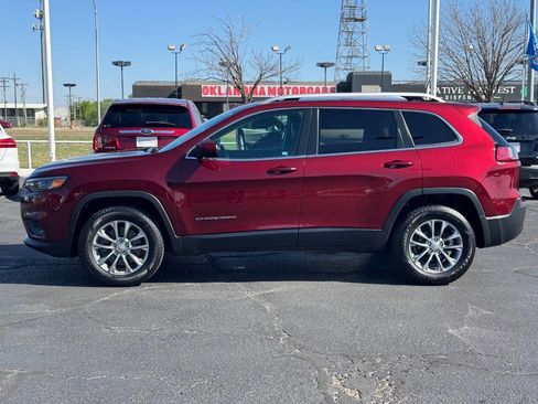 Used 2019 Jeep Cherokee Latitude Plus image 8