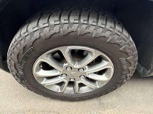 Used 2015 Jeep Grand Cherokee Limited w/ Luxury Group II RWD image 6