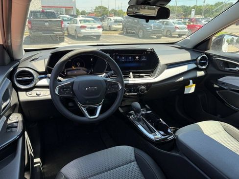 New 2026 Chevrolet Trax LT w/ Driver Confidence Package FWD image 14