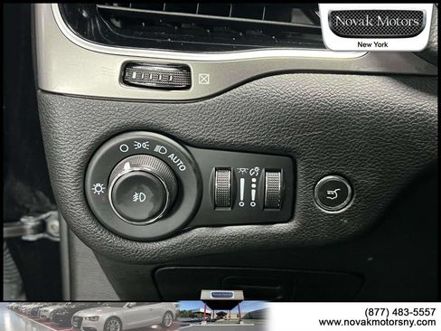 Used 2022 Jeep Cherokee Limited w/ Mopar Interior Package AWD/4WD image 23