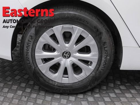 Used 2022 Toyota Prius LE image 28