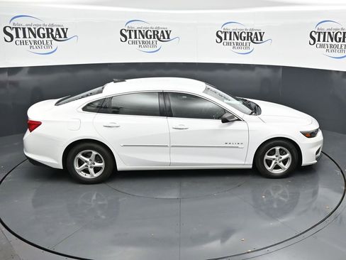 Used 2017 Chevrolet Malibu LS FWD image 25