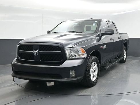 Used 2018 RAM 1500 Express AWD/4WD image 4