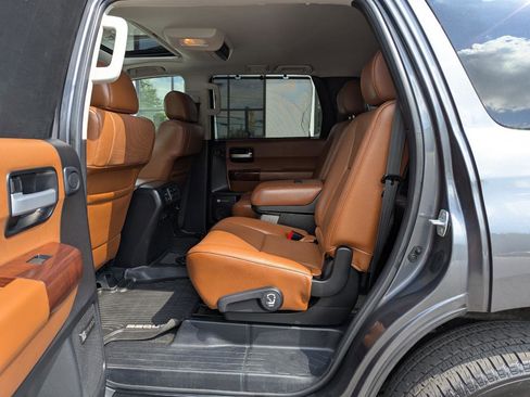 Used 2017 Toyota Sequoia Platinum AWD/4WD image 39