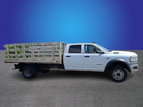 Used 2022 RAM 5500 Tradesman w/ Chrome Appearance Group AWD/4WD image 4