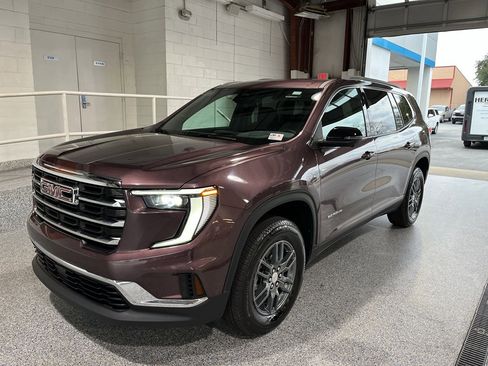 Used 2025 GMC Acadia Elevation image 4