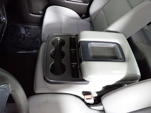 Used 2018 Chevrolet Silverado 1500 Custom w/ Custom Convenience Package RWD image 31