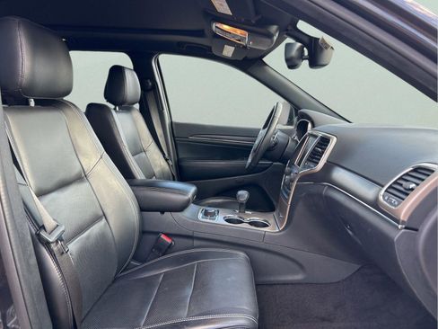 Used 2015 Jeep Grand Cherokee Limited w/ Luxury Group II image 12