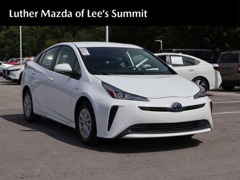 Used 2021 Toyota Prius L Eco FWD image 1