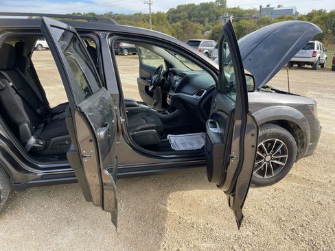 Used 2017 Dodge Journey SE w/ Popular Equipment Group image 11
