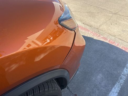 Used 2019 Nissan Rogue SL w/ Premium Package image 4