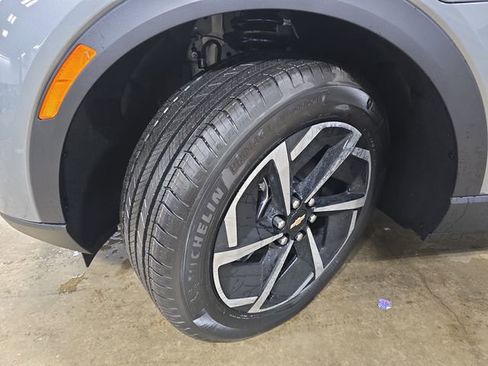 New 2026 Chevrolet Equinox EV LT image 31