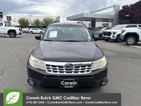 Used 2013 Subaru Forester 2.5X Premium w/ Popular Pkg 2 AWD/4WD image 3