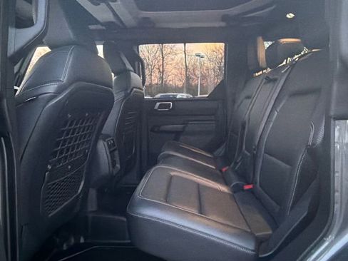 Used 2025 Ford Bronco Badlands AWD/4WD image 17
