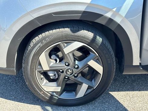 Certified 2025 Hyundai Venue SEL image 23