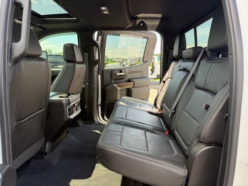 Used 2020 Chevrolet Silverado 1500 High Country w/ Technology Package AWD/4WD image 32