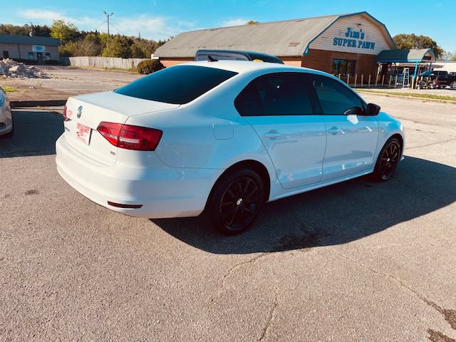 Used 2015 Volkswagen Jetta SE FWD image 4