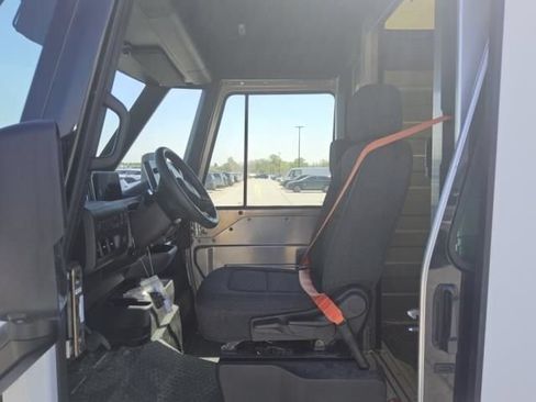Used 2024 Chevrolet Brightdrop 600 w/ Commercial Equipment Package AWD/4WD image 2