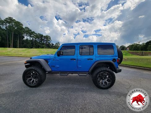 Used 2024 Jeep Wrangler Unlimited Sport AWD/4WD image 2