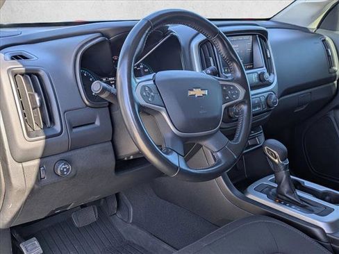 Used 2022 Chevrolet Colorado LT w/ LT Convenience Package image 10