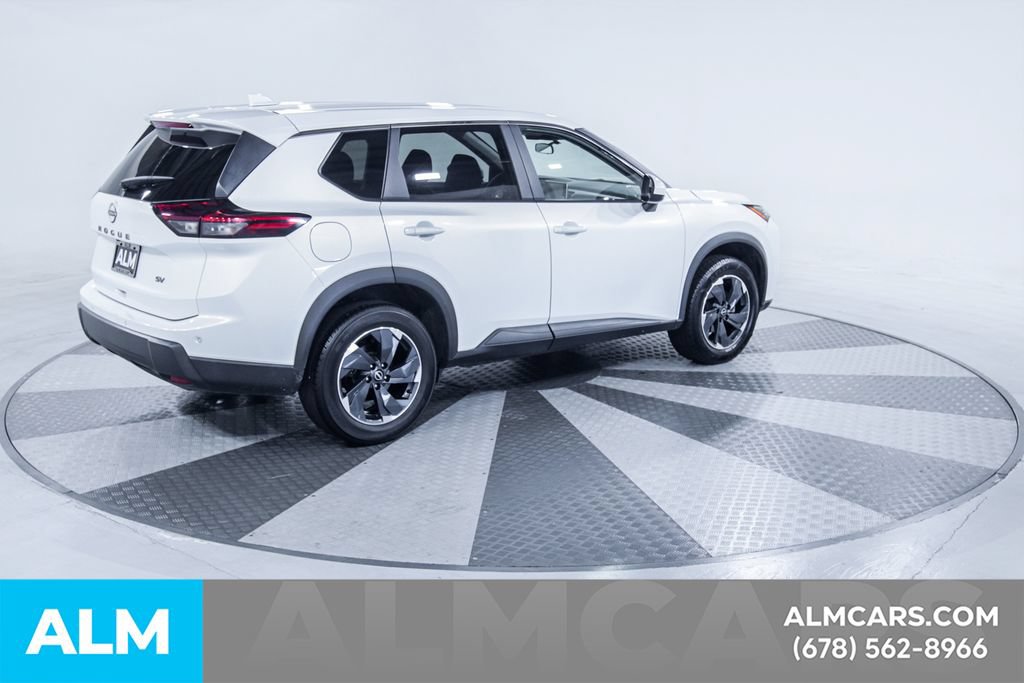 Used 2024 Nissan Rogue SV FWD image 10