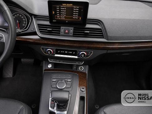 Used 2018 Audi Q5 2.0T Premium w/ Convenience Package AWD/4WD image 9