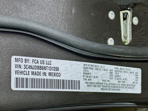 Used 2022 Jeep Compass Latitude image 12