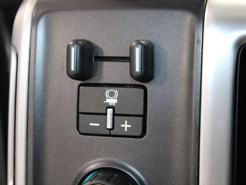 Used 2018 GMC Sierra 1500 SLT AWD/4WD image 30