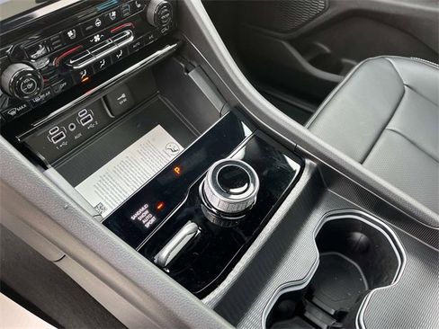 New 2025 Jeep Grand Cherokee L Limited w/ Luxury Tech Group II image 30