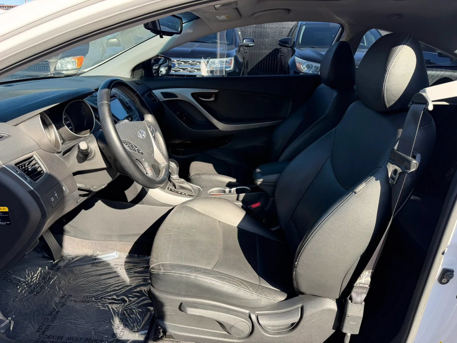 Used 2014 Hyundai Elantra w/ Option Group 2 FWD image 8