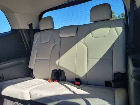 New 2025 Kia Telluride S image 10