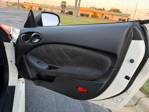 Used 2020 Nissan 370Z Coupe image 30