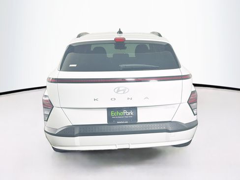 Used 2024 Hyundai Kona SEL FWD image 7