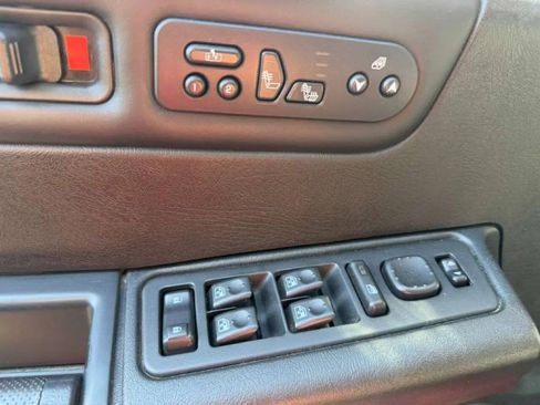 Used 2005 HUMMER H2 SUT w/ Preferred Equipment Group AWD/4WD image 16