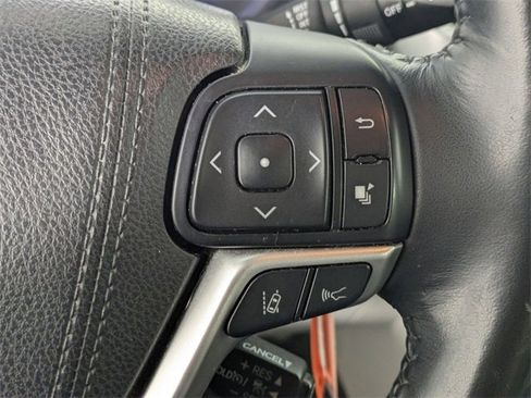 Used 2017 Toyota Highlander Plus image 15