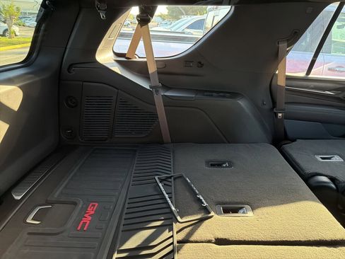 Used 2021 GMC Yukon Denali w/ Denali Ultimate Package image 11