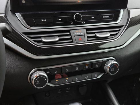 Used 2023 Nissan Altima 2.5 SR w/ SR Premium Package FWD image 15