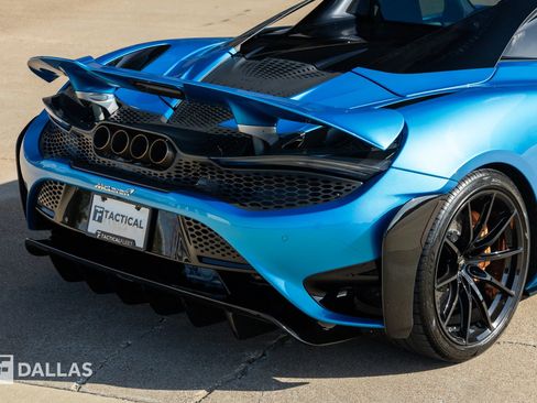 Used 2022 McLaren 765LT RWD image 16